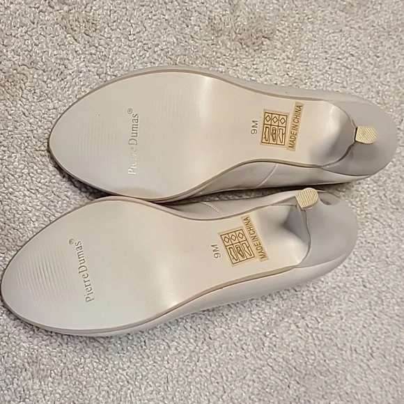 NWOT Pierre Dumas Beige Heels - Picture 6 of 6